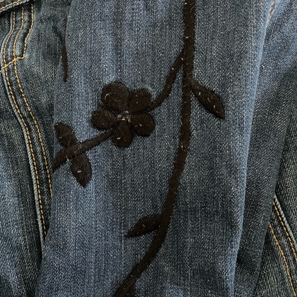 Lucky Brand Denim Jacket Floral Embroidery Y2K Fashion Blue Buttons Vtg NWT - Picture 6 of 8